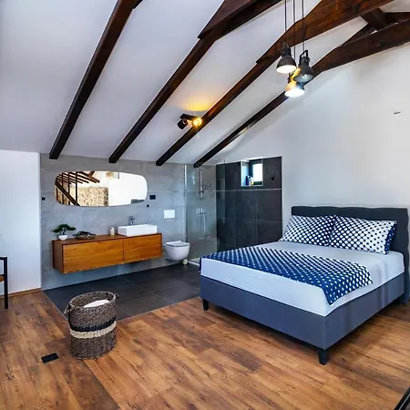 Willa Kamen Ledenice