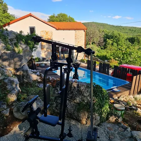 Willa Kamen Ledenice