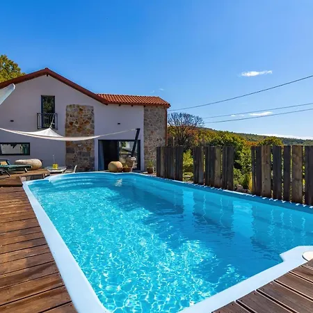 Kamen Villa