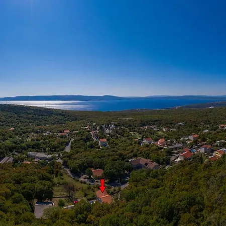 Kamen Villa Ledenice